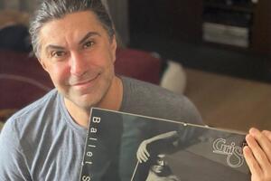 Цискаридзе с мальчиками показали в морских волнах шпагаты, колесо и хоровод