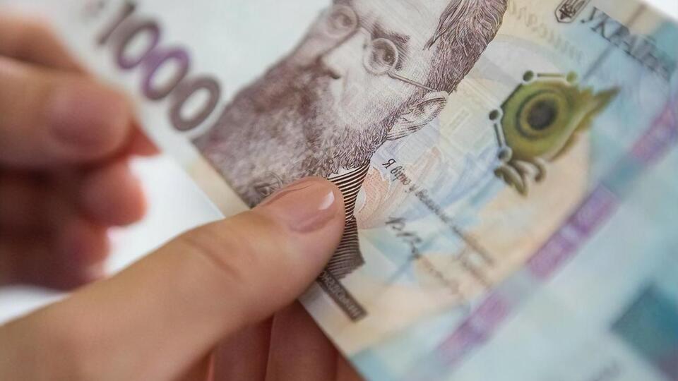 Гривня зміцнилася щодо долара і євро