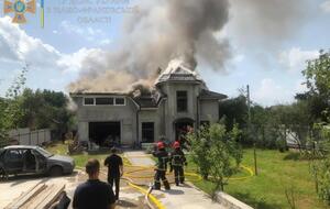 Легкомоторный самолет Табанюка упал на жилой дом 28 июля, погиб сам летчик и еще три человека