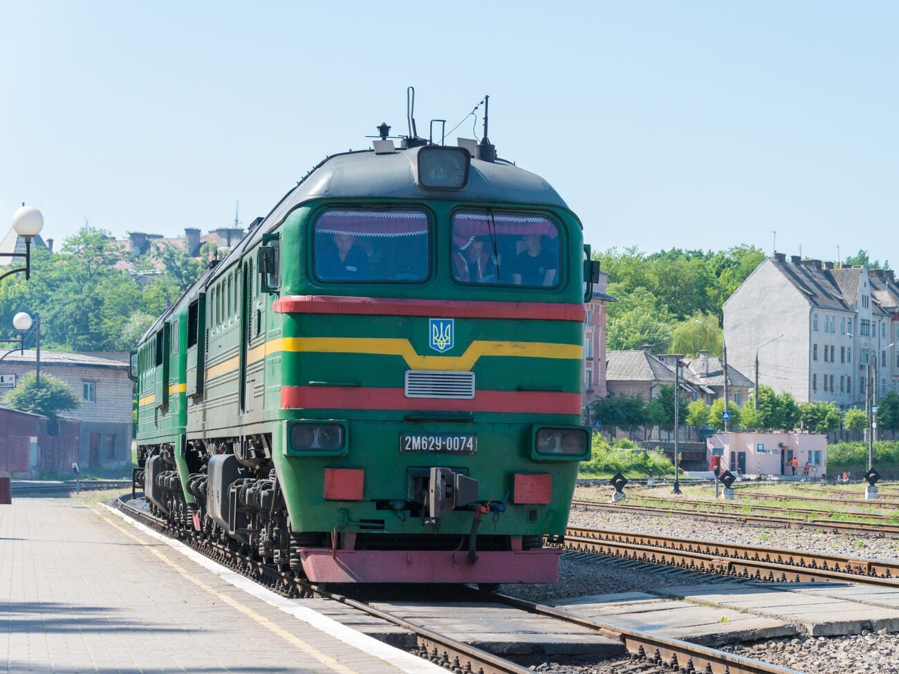 Из-за неэффективной работы "Укрзалізниця" вынуждена закупать дизельное топливо у страны-агрессора, отметили в СНБО