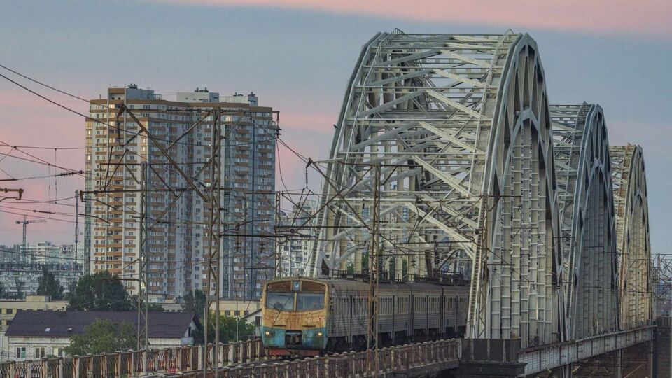 Відшкодування багатомільярдних збитків буде тривалим і витратним процесом "із дуже туманними перспективами", пише Delo.ua