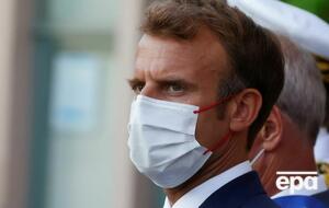 Макрон (на фото) говорил с Путиным полтора часа