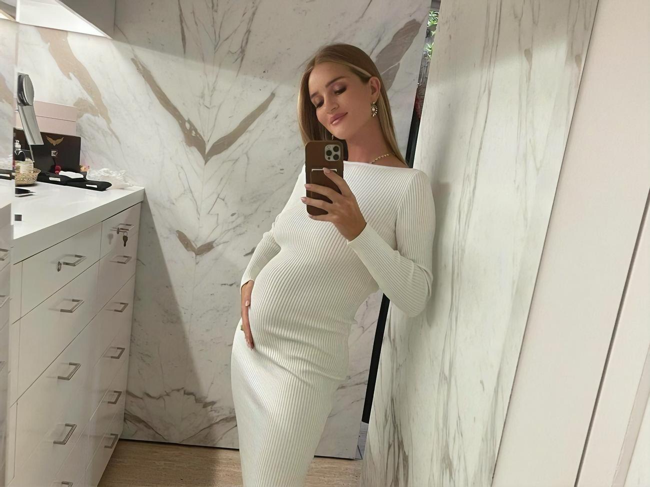 Хантингтон-Уайтли родила первенца летом 2017 года