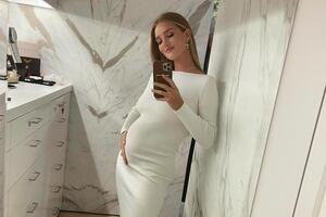 Хантингтон-Уайтли родила первенца летом 2017 года