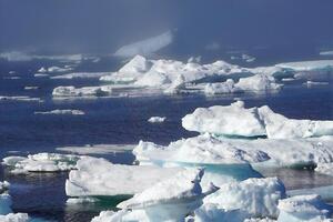 На ледяной щит Гренландии выпало 7 млрд тонн воды