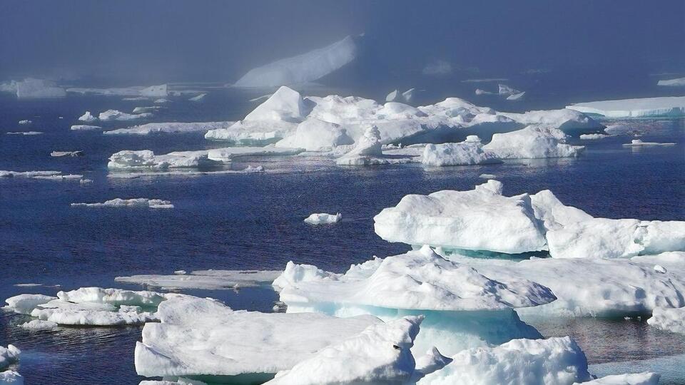 На крижаний щит Гренландії випало 7 млрд тонн води