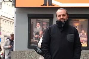 Сегодня ровно год с покушения на убийство Навального. Уже и забылось, правда? Мы плывем в лаве, не чувствуя температуры