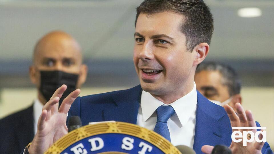 Візит міністра транспорту США Буттіджича до Києва, за даними ЗМІ, триватиме три дні