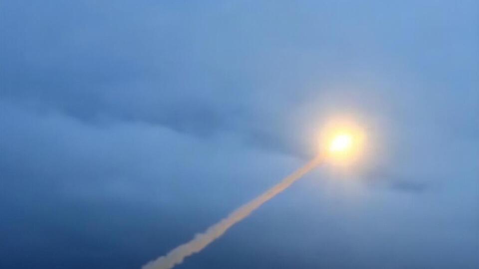 Відомо про п'ять тестових запусків цієї ракети, всі вони закінчилися невдало