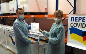 В Україну завезли чергову партію вакцин проти COVID-19