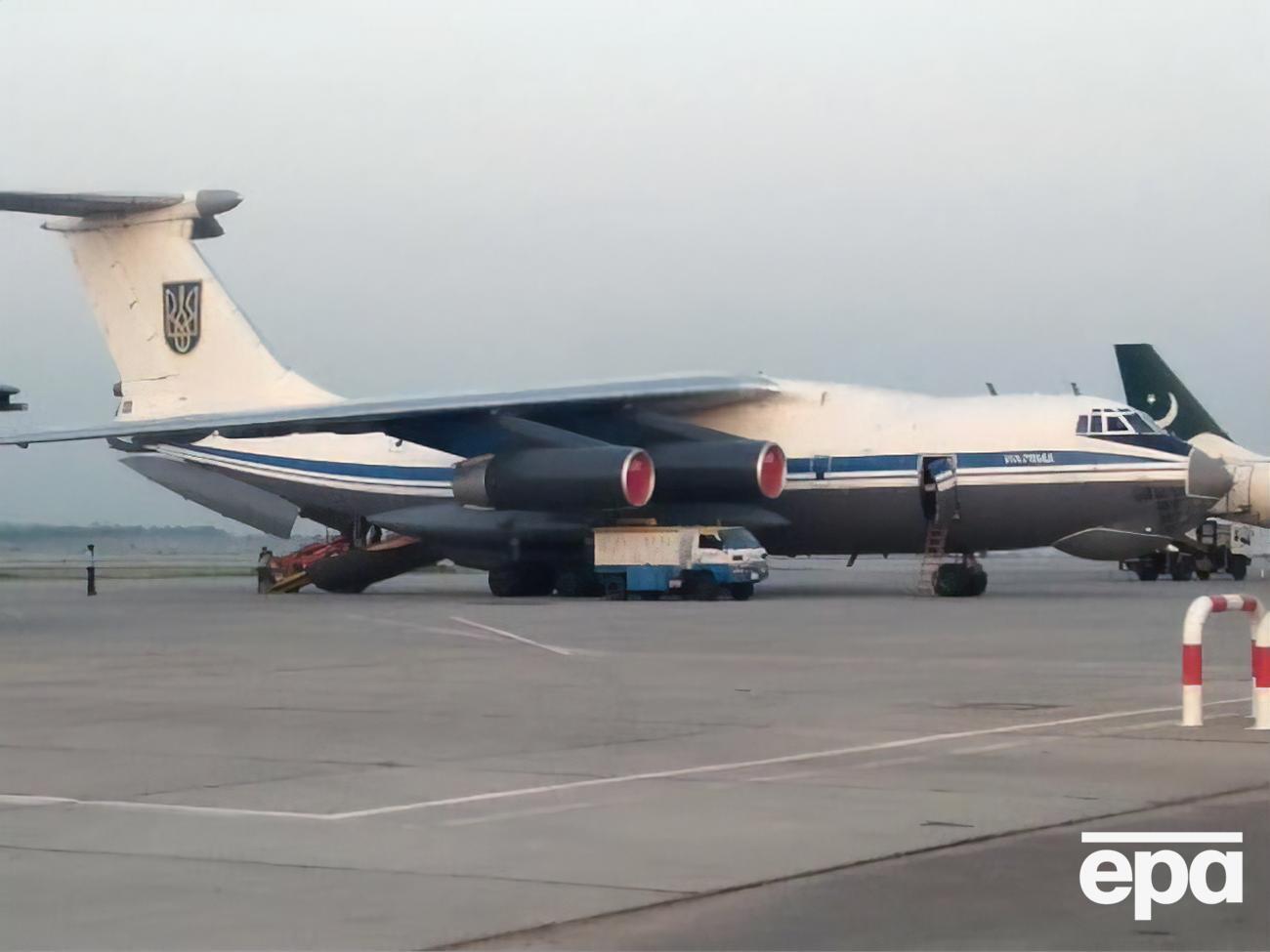 Літак уже сів у Києві