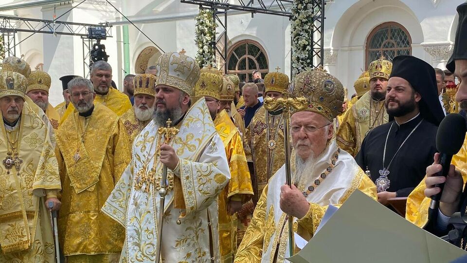 Литургию возглавили Епифаний и Варфоломей