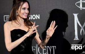 Джоли создала аккаунт в Instagram, чтобы поддержать жителей Афганистана