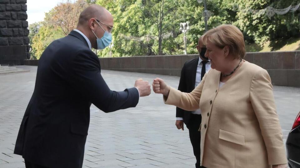 Меркель перебуває у Києві з офіційним візитом