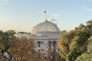 Данілов вважає загрозою вплив олігархів на Раду