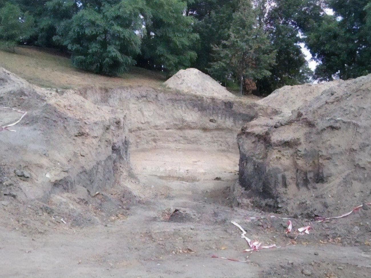 В Коростене собирались установить 50-метровый флагшток, сейчас работы приостановлены