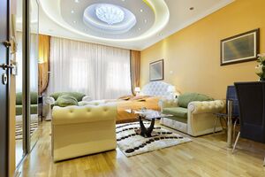 Китчевый стиль – самый экстравагантный вариант оформления интерьера, игнорирующий принципы гармоничности