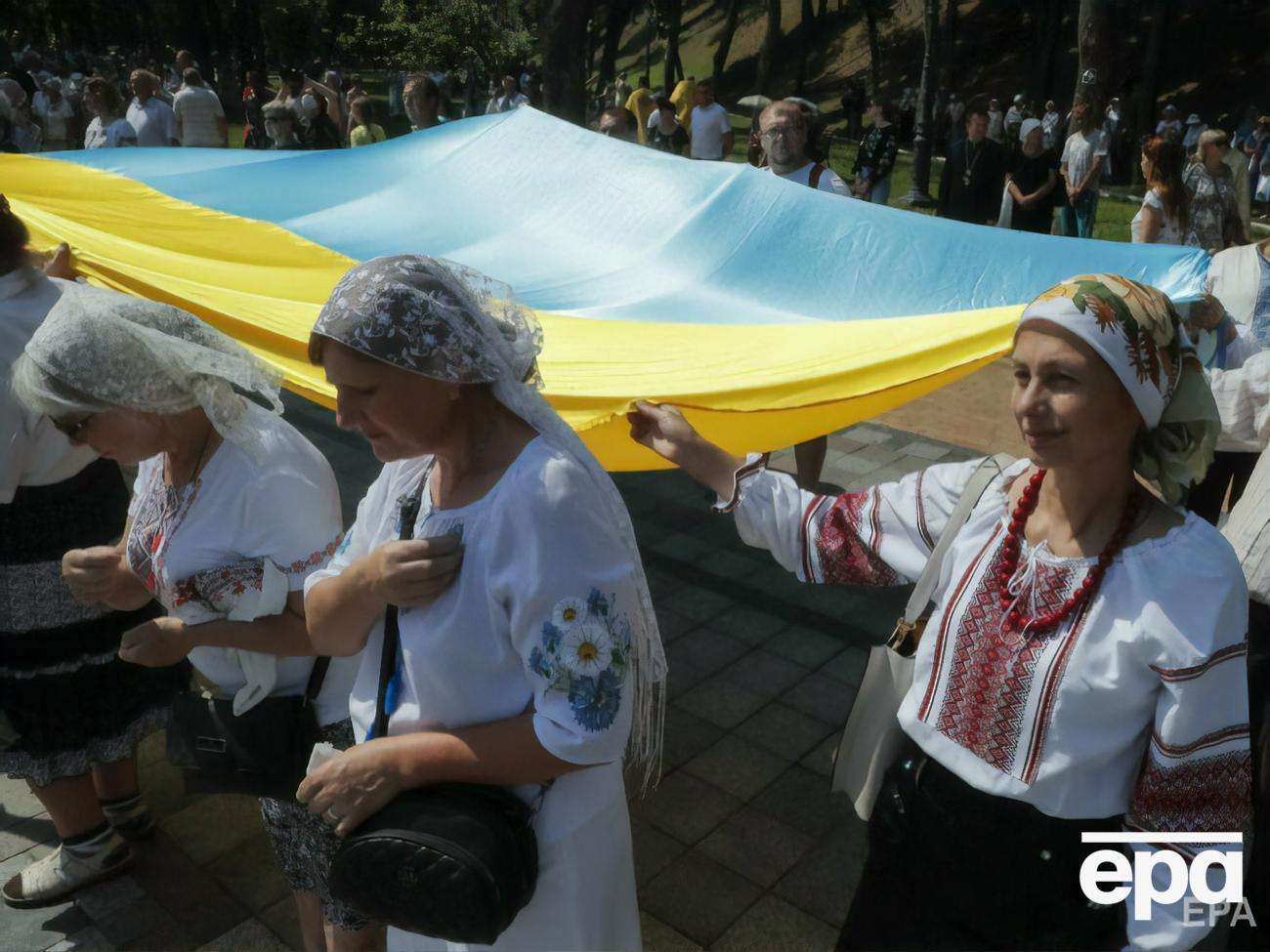 В Украине сегодня празднуют День государственного флага