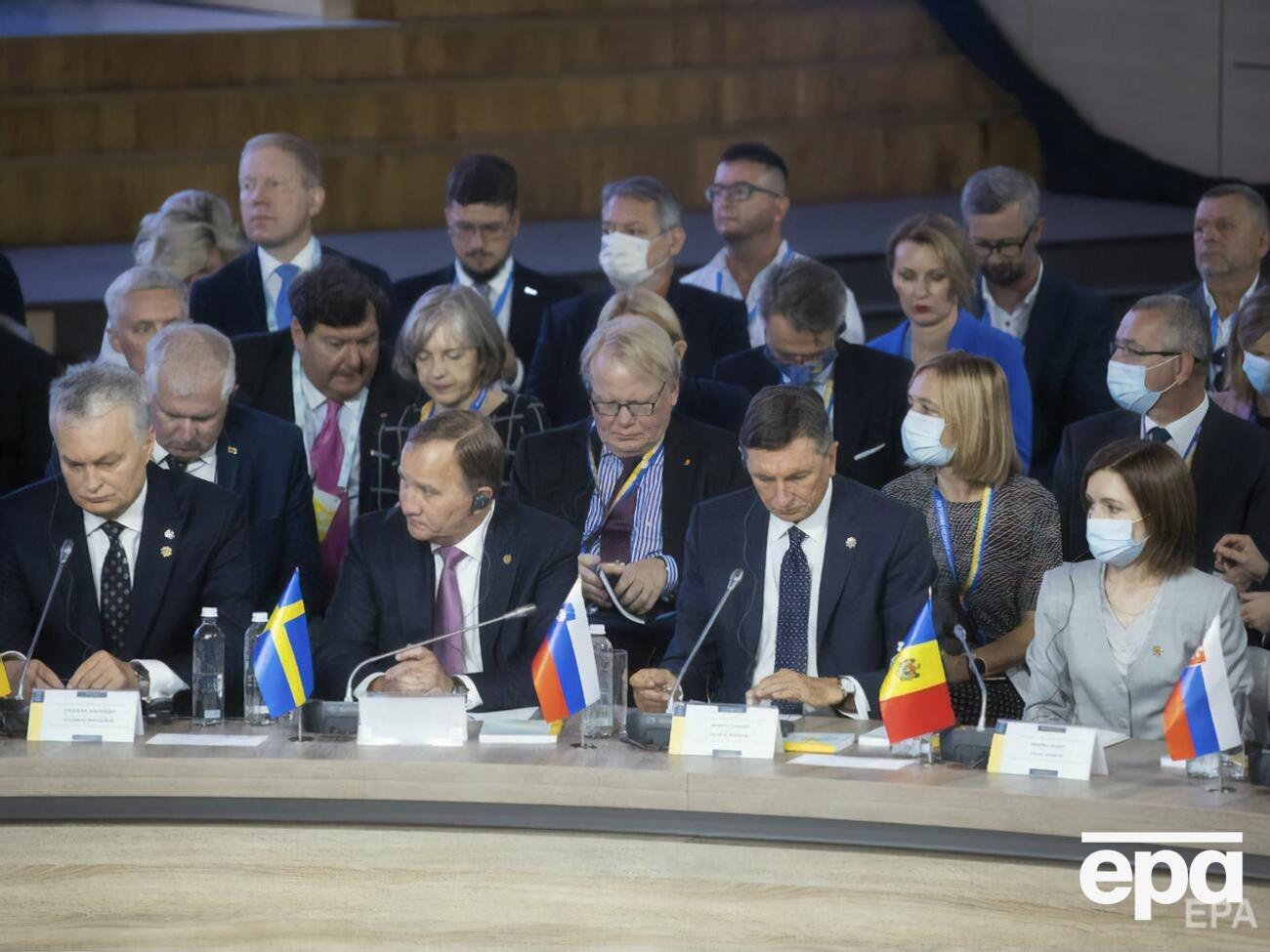Участники саммита решили продолжать непризнание незаконной аннексии Крыма и Севастополя Россией