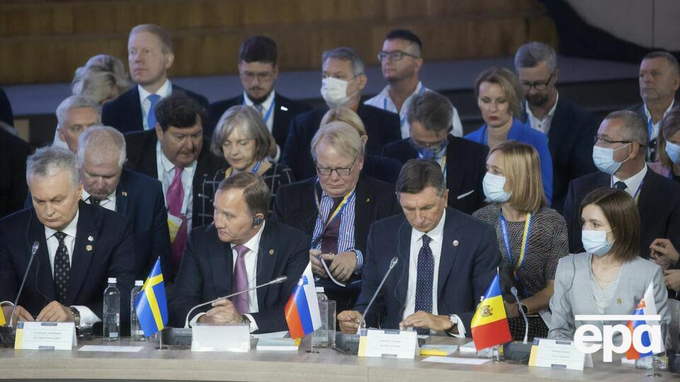 Участники саммита решили продолжать непризнание незаконной аннексии Крыма и Севастополя Россией