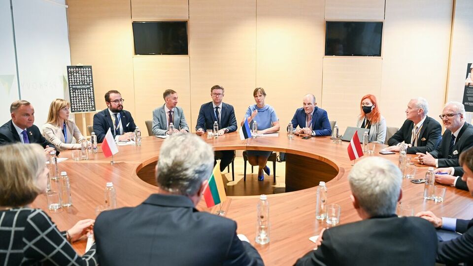 Единственный способ положить конец политическому кризису в Беларуси – всесторонний национальный диалог, отметили главы Эстонии, Латвии, Литвы и Польши