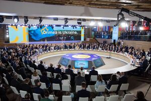 Саммит проходил в формате круглого стола
