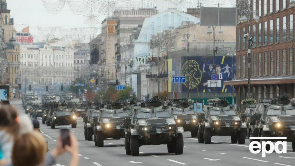 Военный парад сегодня будет ключевым событием в Киеве (на фото – репетиция парада, которая прошла 18 августа)
