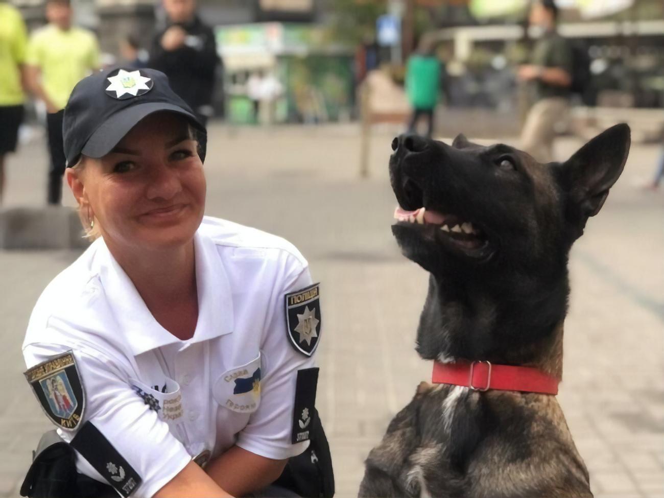 Кинологи со служебными собаками проверили локации, где будут проходить праздничные мероприятия