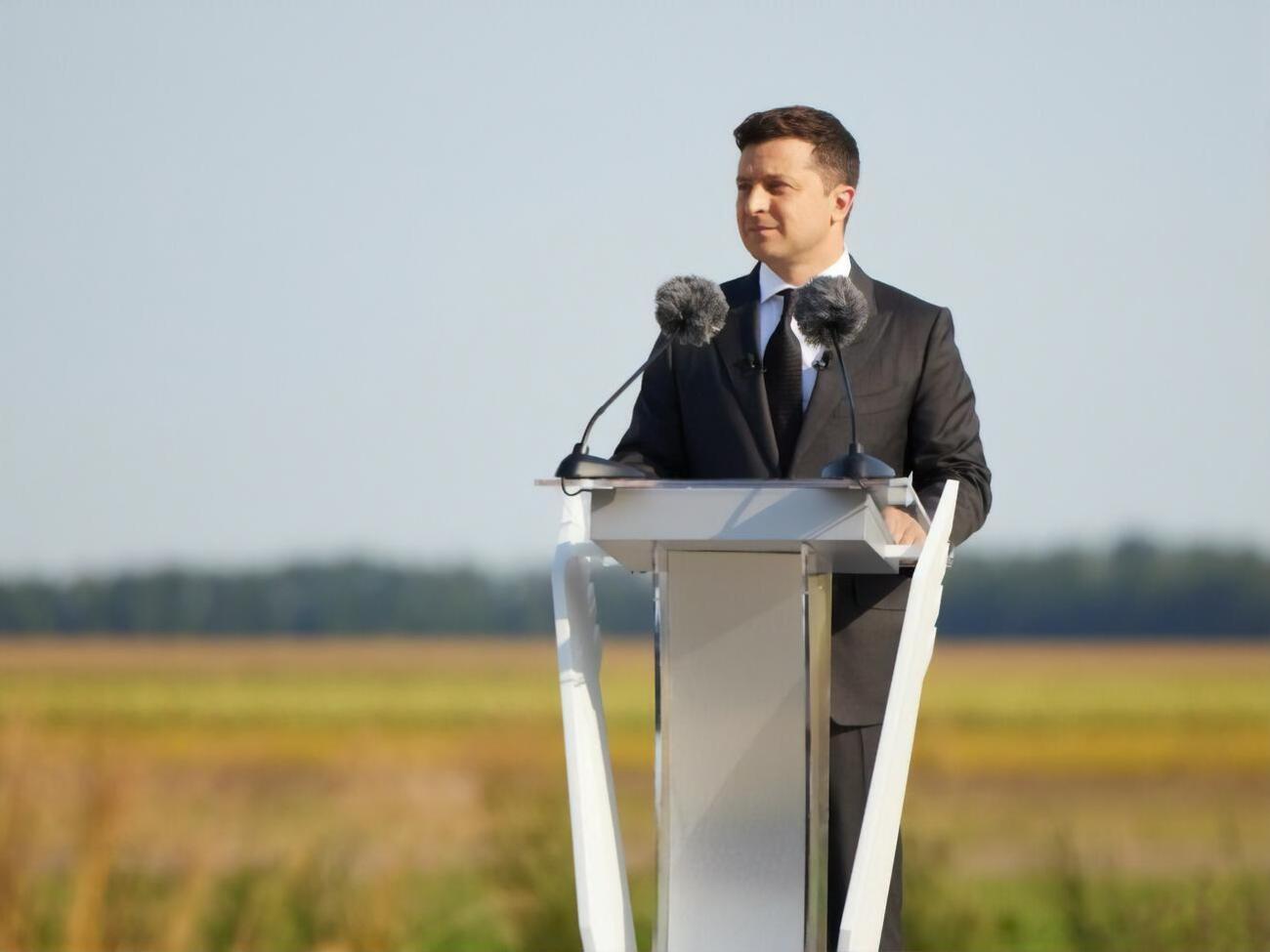 Зеленський: Зародження нашої державності ми будемо відзначати в день розквіту нашої державності