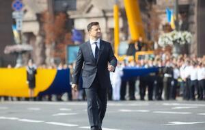 Зеленський: Вони жили для України, боролися за Україну. Поховані не в Україні