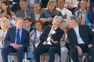 Шутка про Януковича рассмешила Кучму, Ющенко и Порошенко