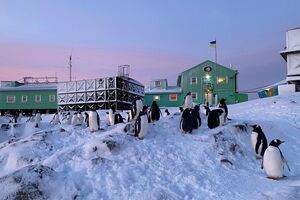 Станция "Академик Вернадский" – самая отдаленная точка, где установлен государственный флаг Украины