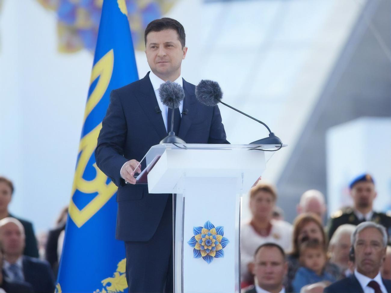 Зеленський: Нашій Конституції&nbsp;&ndash; 25 років, але нашій Конституції 311 років