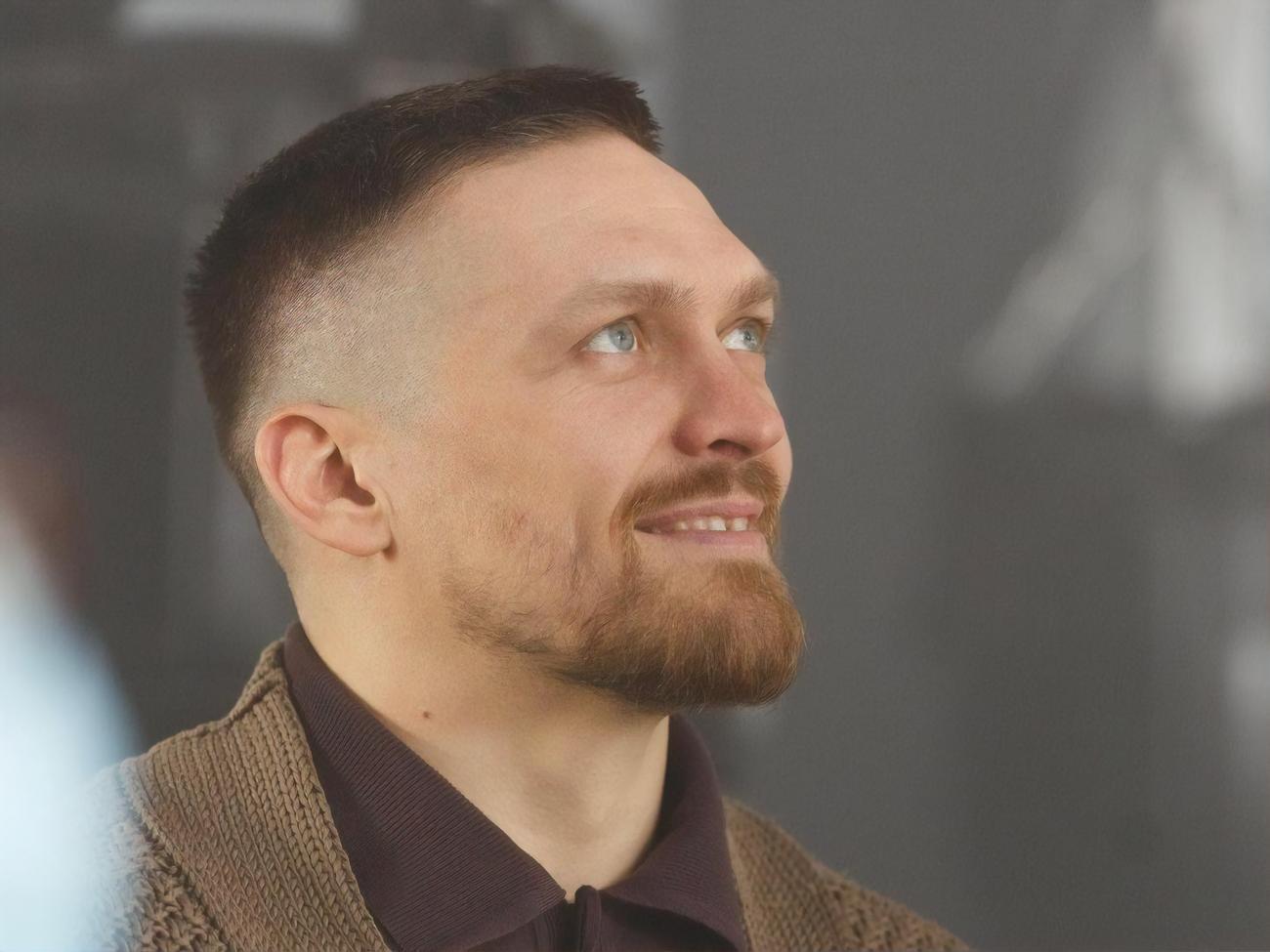 Усик посвятил стихотворение Украине