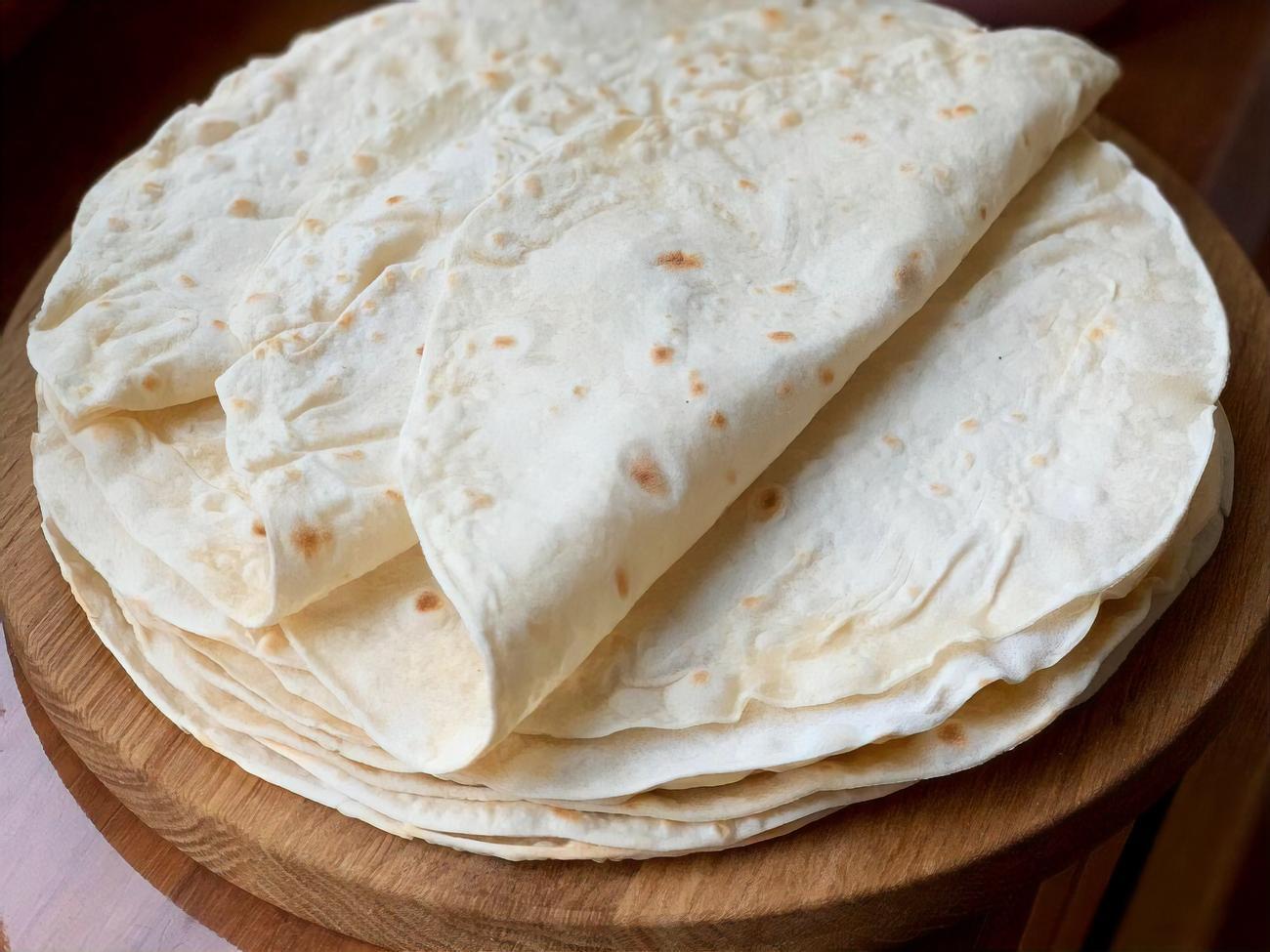 Тонкий домашній лаваш без дріжджів, розпушувача й соди