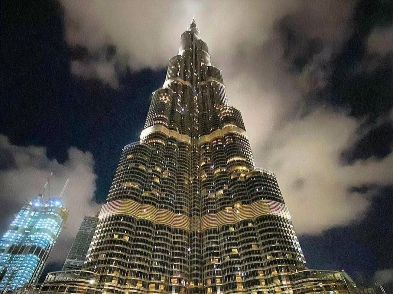 "Бурдж-Халифа" на сегодня является самым высоким зданием планеты