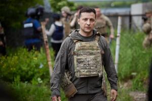 Зеленский изменил свое отношение к проведению военных парадов, которые год назад называл "аттракционом для киевлян", заявили в КИУ