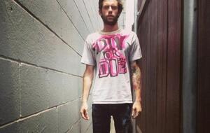 Элдену было четыре месяца, когда его родители за $200 согласились на его участие в съемках для обложки Nirvana