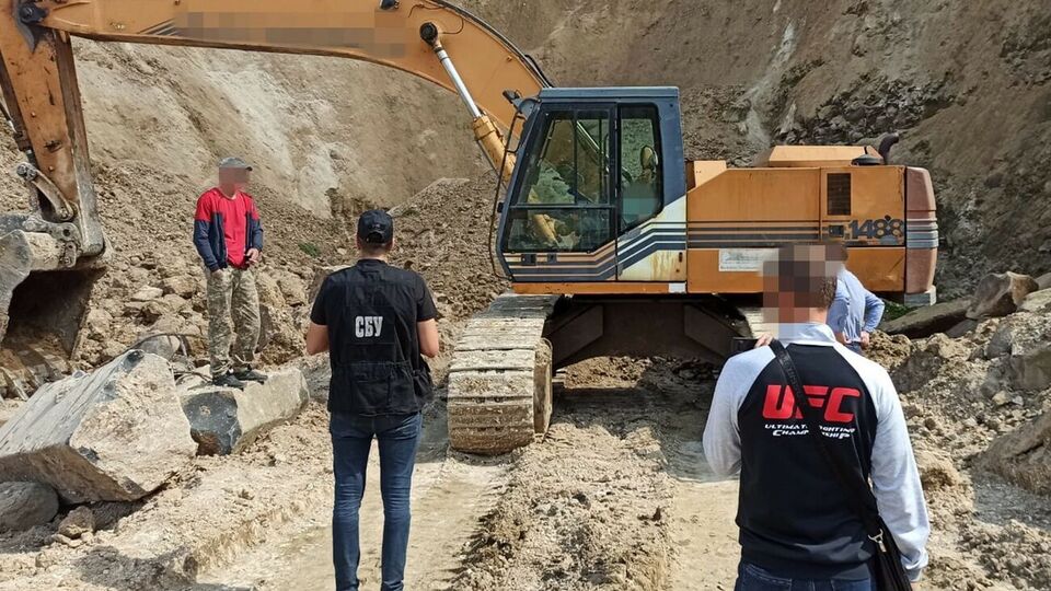 Незаконная добыча горной породы велась в Ровенской области