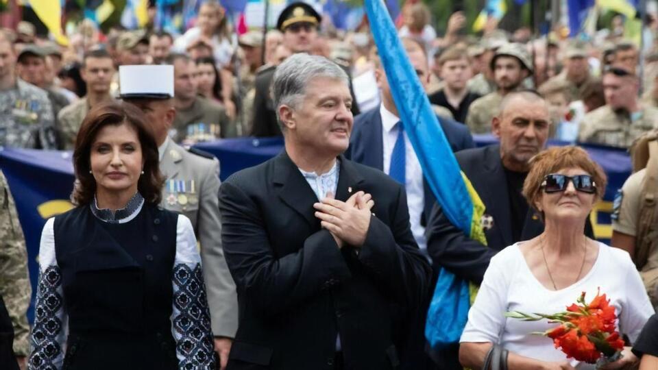 24 августа Порошенко облили зеленкой