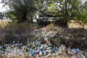 На думку журналістів, танк простояв на одному місці тривалий час