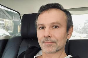 Про розлучення з дружиною Фонарьовою Вакарчук повідомив на початку літа 2021 року