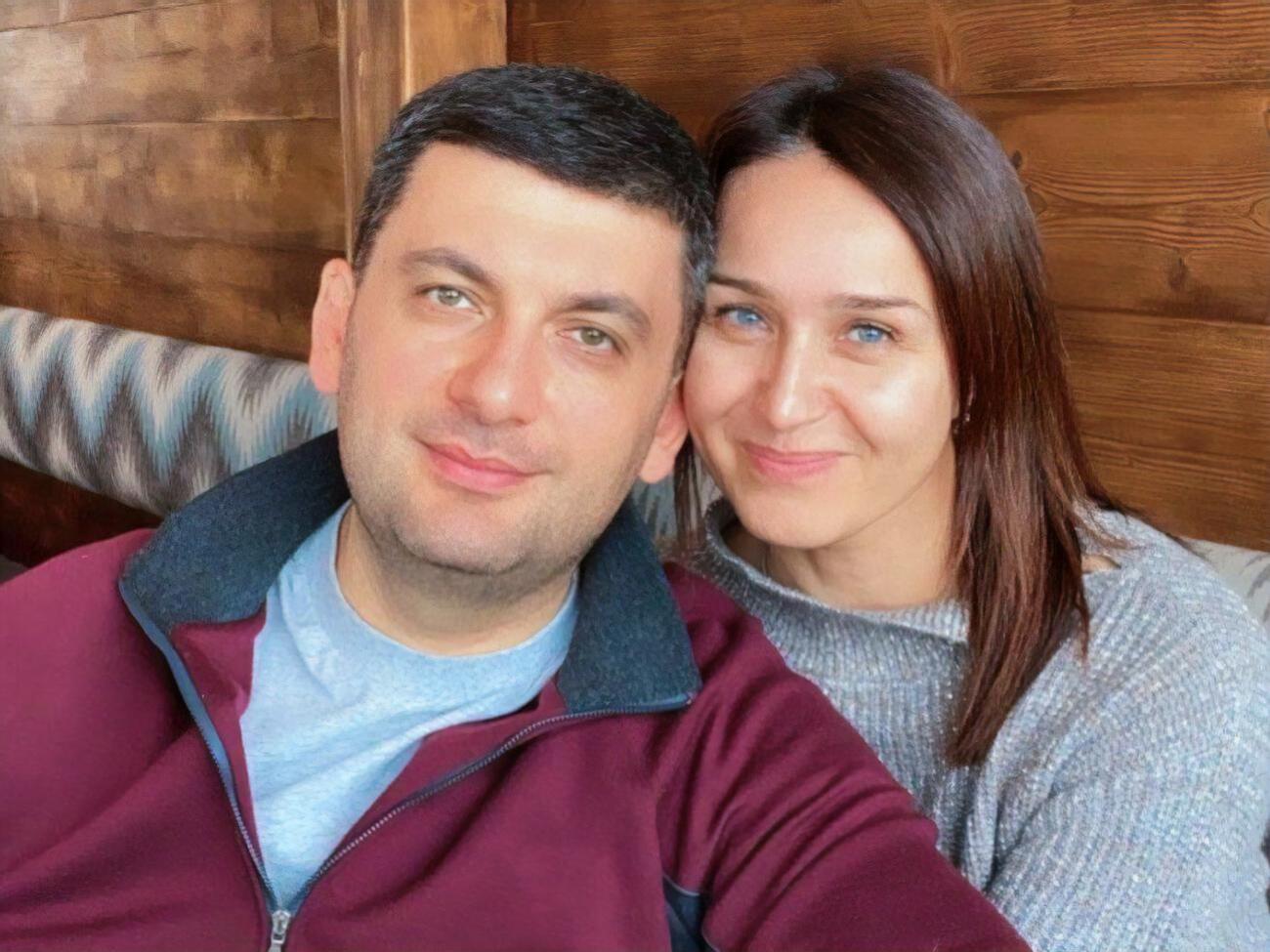 Гройсман вместе с женой Еленой воспитывает троих детей