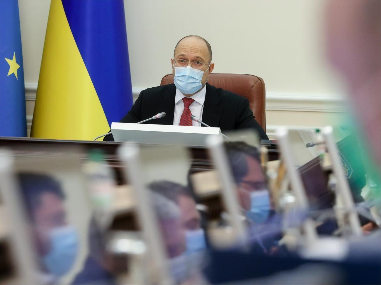 Учебный год в Украине начнется вовремя, отметил Шмыгаль