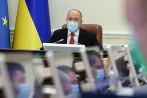 Учебный год в Украине начнется вовремя, отметил Шмыгаль