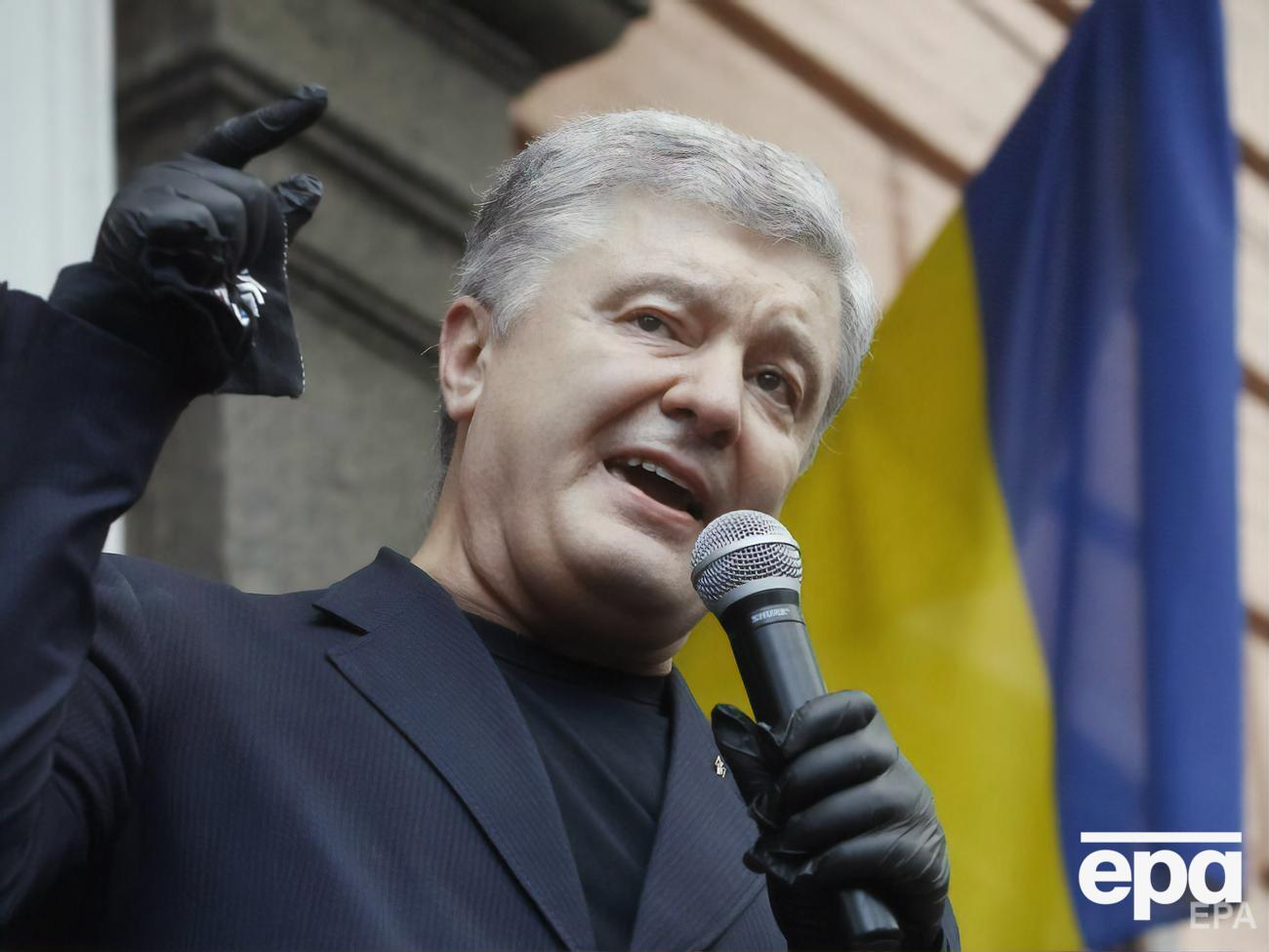 Порошенка облили зеленкою 24 серпня