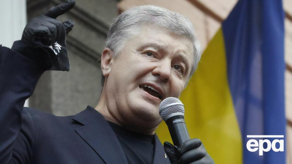 Порошенка облили зеленкою 24 серпня