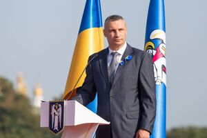 Каждый второй педагог Киева вакцинирован от COVID-19, отметил Кличко