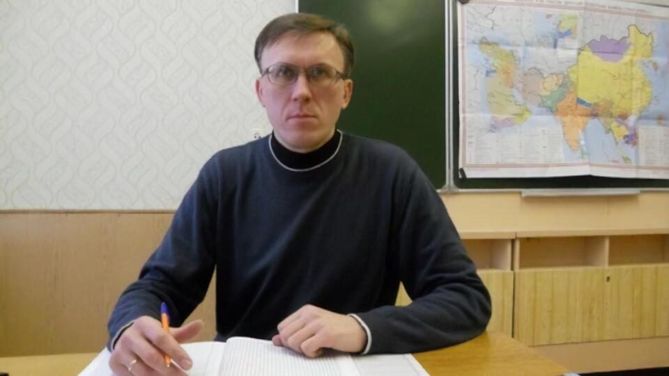 Петровского уволили с должности учителя