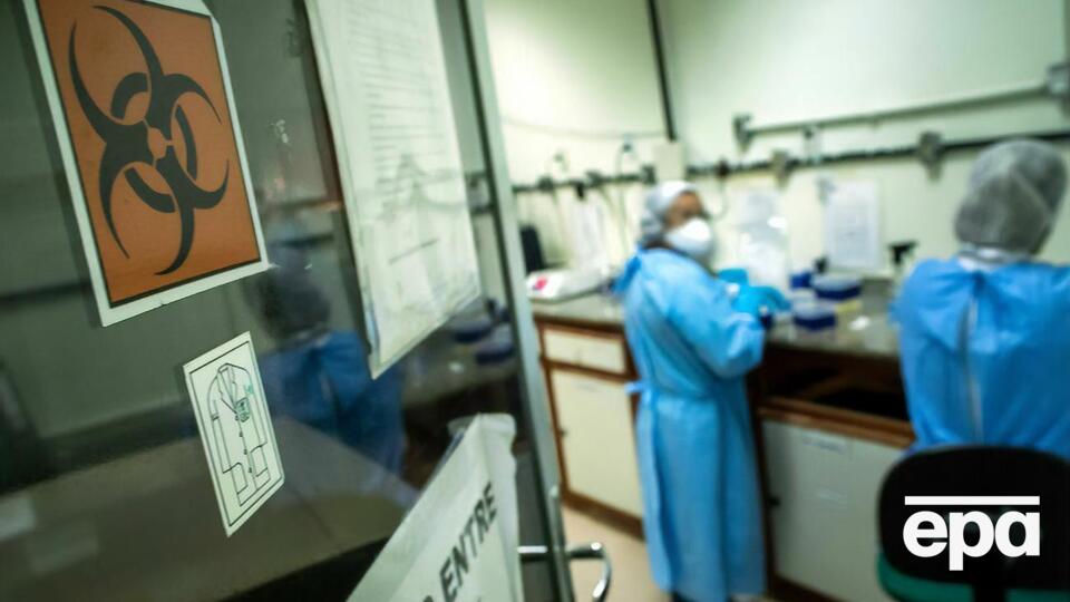 Все гипотезы происхождения COVID-19 требуют дальнейшего исследования, говорят в ВОЗ